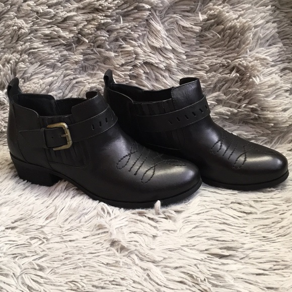 N.Y.L.A. Shoes - NYLA Women’s Black Boots Booties size 6.5 New